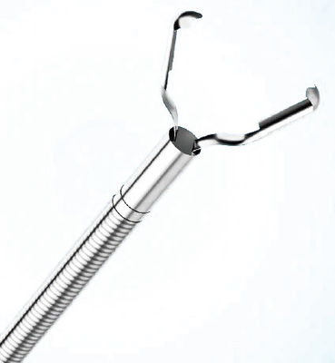 1650mm Hemoclip endoscopique rotatif avec la taille 15mm s'ouvrante de 9mm 12mm